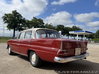 Mercedes-Benz 220 b w111 1964