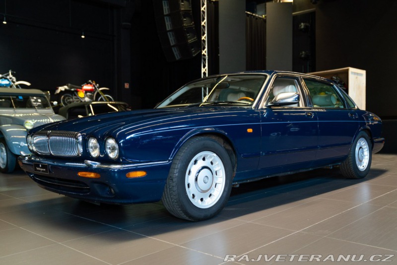 Daimler Ostatní modely V8 LWB