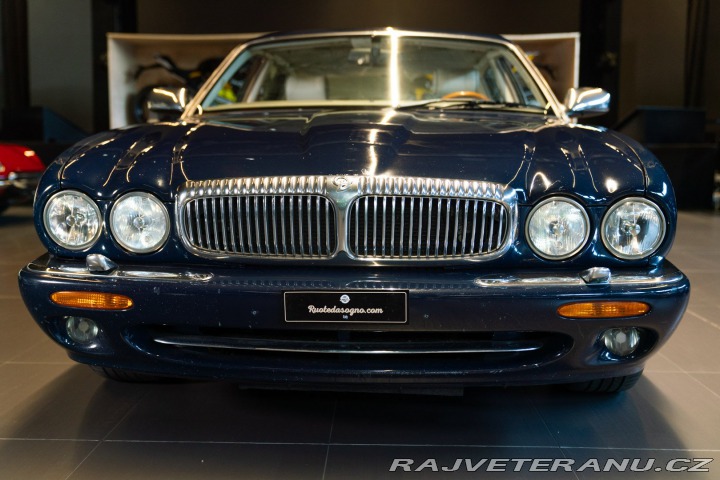 Daimler Ostatní modely V8 LWB 1997