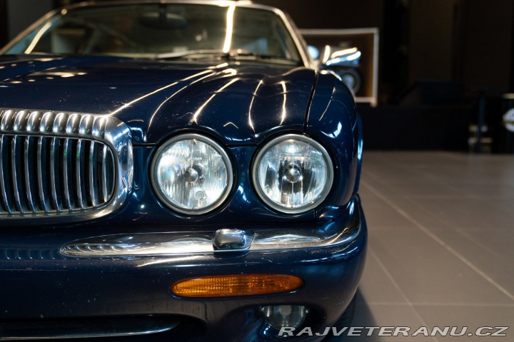 Daimler Ostatní modely V8 LWB 1997