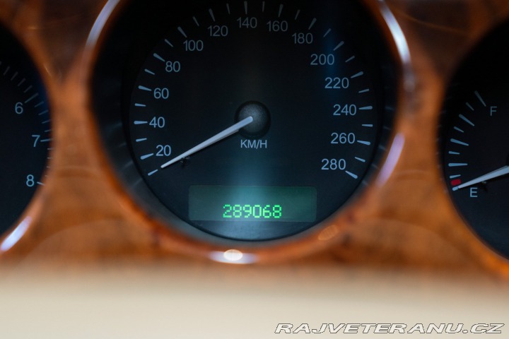 Daimler Ostatní modely V8 LWB 1997