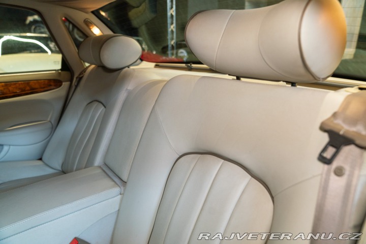 Daimler Ostatní modely V8 LWB 1997