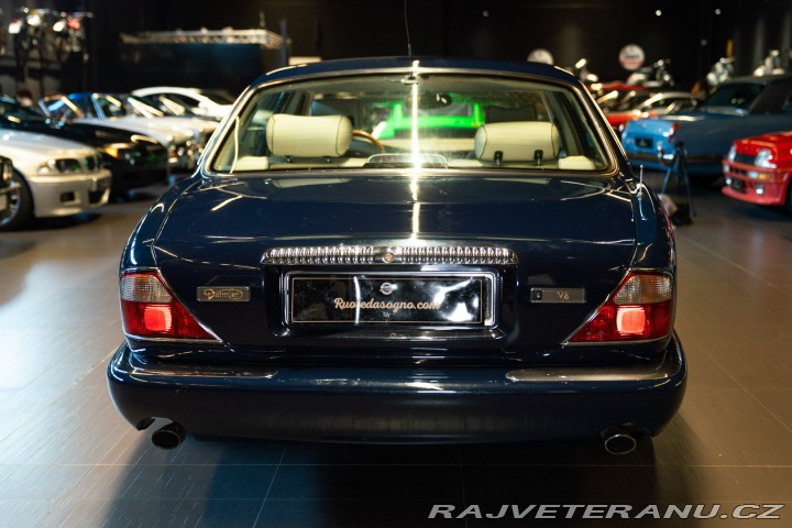 Daimler Ostatní modely V8 LWB 1997