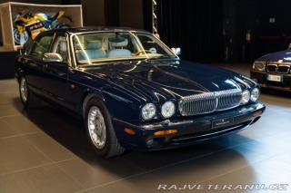 Daimler Ostatní modely V8 LWB 1997