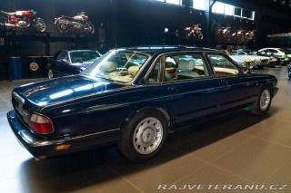 Daimler Ostatní modely V8 LWB 1997