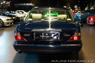 Daimler Ostatní modely V8 LWB 1997
