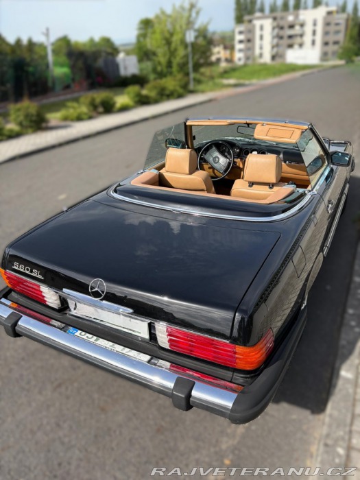 Mercedes-Benz 560 SL