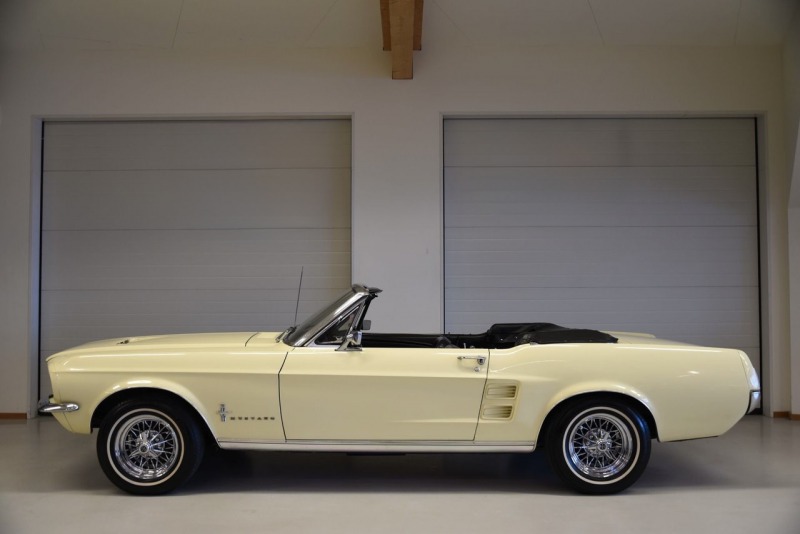 Ford Mustang Convertible