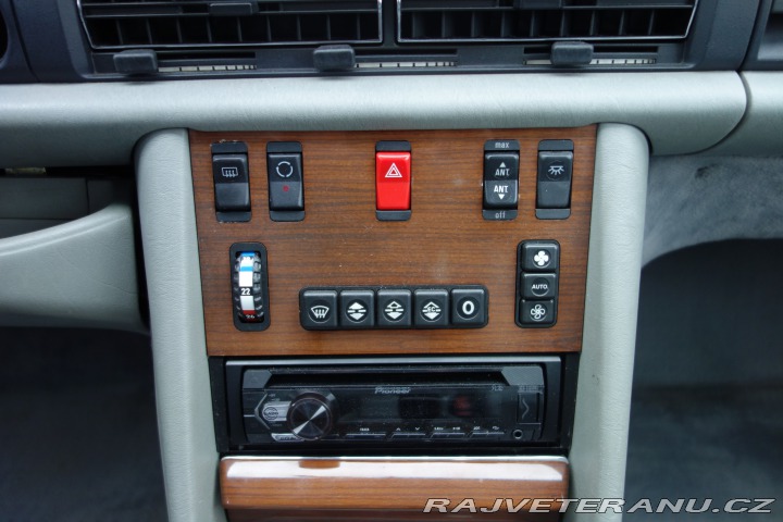 Mercedes-Benz 420 W126 420SEL 1988
