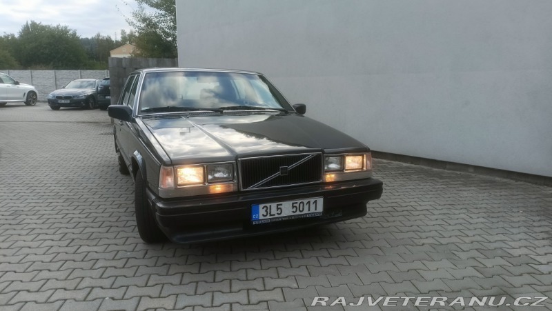 Volvo 740 GL US verze