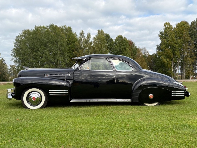 Cadillac Series 62 Coupe