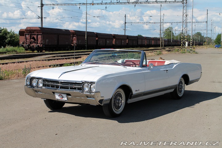 Oldsmobile Ostatní modely Delta 88 Convertible 1966