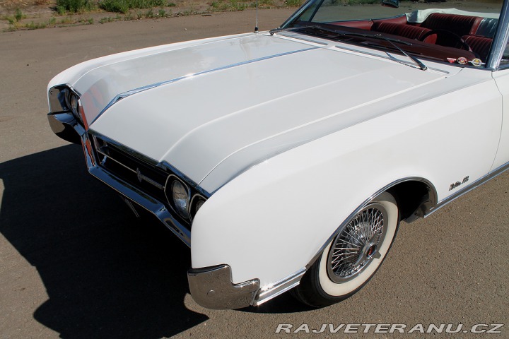 Oldsmobile Ostatní modely Delta 88 Convertible 1966