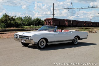 Oldsmobile Ostatní modely Delta 88 Convertible 1966