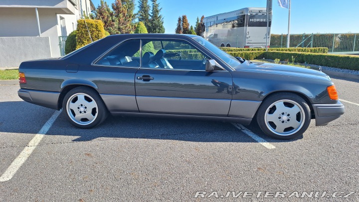 Mercedes-Benz 300 W124 coupe 1989