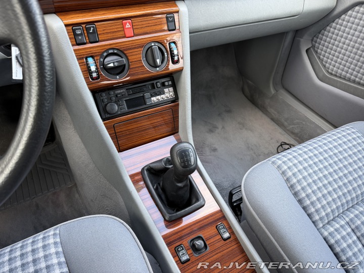 Mercedes-Benz E 220 CE W124 1992