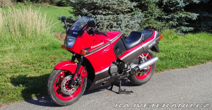 Kawasaki Ostatní modely GPX 600 R 1990
