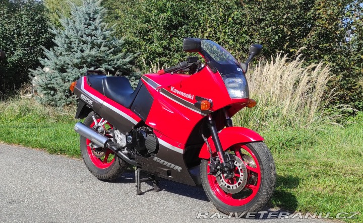 Kawasaki Ostatní modely GPX 600 R 1990