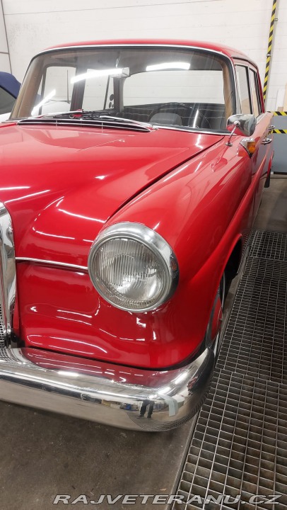 Mercedes-Benz 190 W110 heckflosse 1965