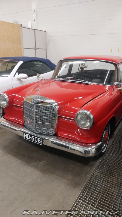 Mercedes-Benz 190 W110 heckflosse 1965