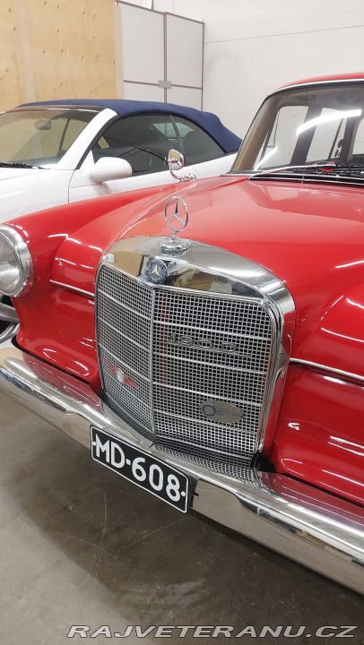 Mercedes-Benz 190 W110 heckflosse 1965
