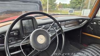 Mercedes-Benz 190 W110 heckflosse 1965