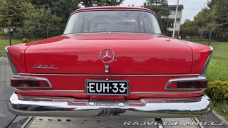 Mercedes-Benz 190 W110 heckflosse 1965