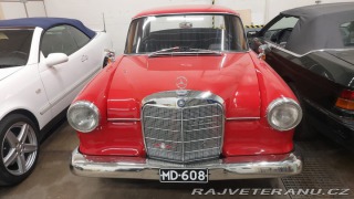 Mercedes-Benz 190 W110 heckflosse 1965