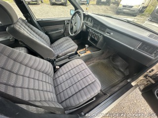 Mercedes-Benz 190 190 D 1989