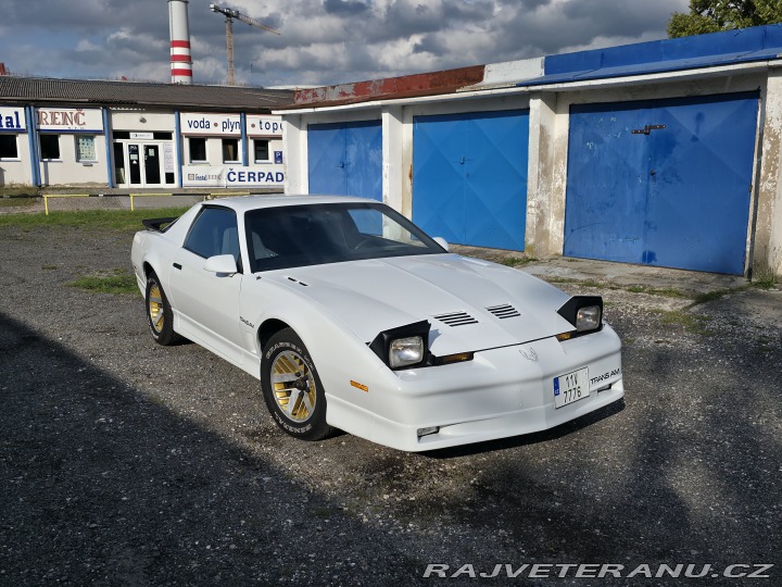 Pontiac Trans Am V8 manuál 1986