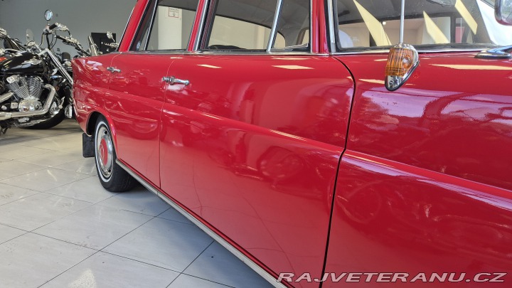 Mercedes-Benz 190 W110 HECKFLISSE 1963