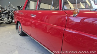 Mercedes-Benz 190 W110 HECKFLISSE 1963
