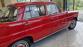 Mercedes-Benz 190 W110 HECKFLISSE 1963