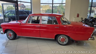 Mercedes-Benz 190 W110 HECKFLISSE 1963