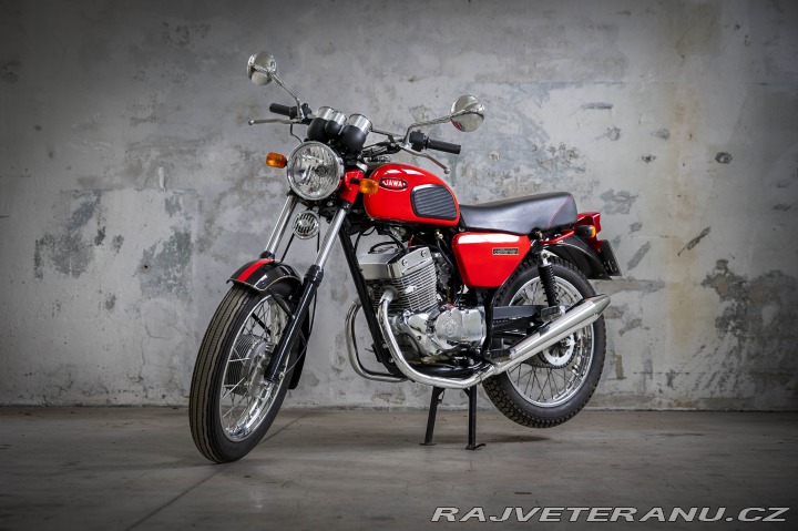 Jawa 250 CALIFORNIAN 4T (10 ks) 2015