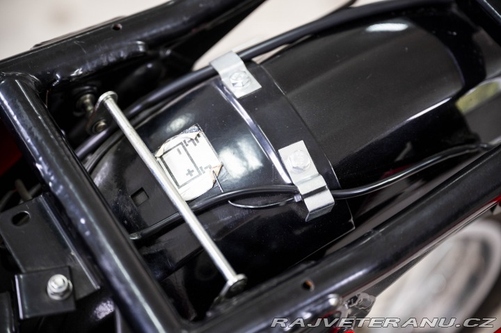 Jawa 250 CALIFORNIAN 4T (10 ks) 2015