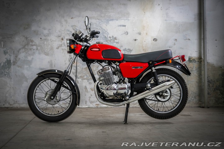 Jawa 250 CALIFORNIAN 4T (10 ks) 2015