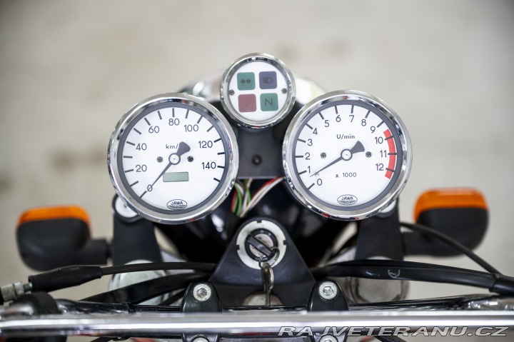 Jawa 250 CALIFORNIAN 4T (10 ks) 2015