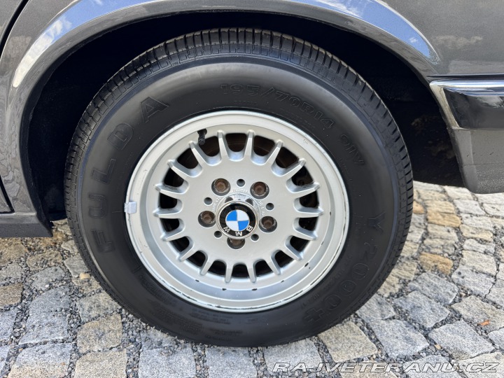 BMW 5 E28 528i 1982