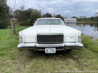 Lincoln Town Car 