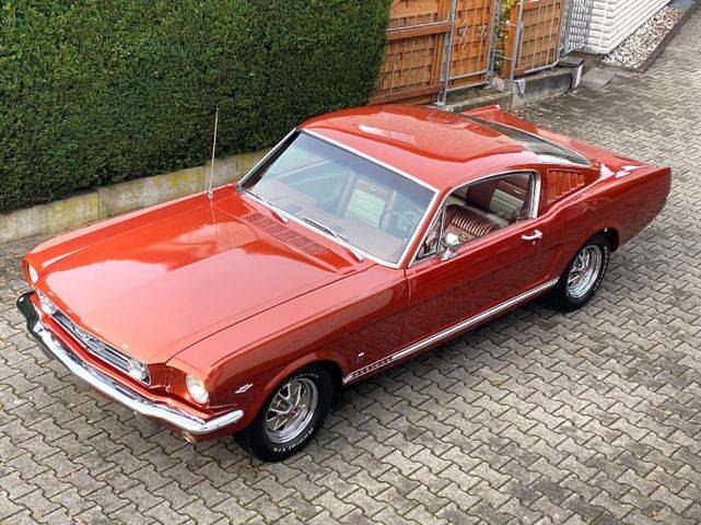 Ford Mustang Fastback GT 289