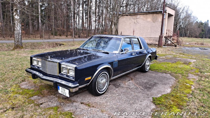 Chrysler New Yorker Fift Avenue 1982