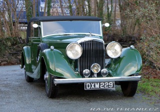 Bentley 4½ Litre Vanden Plas (4)