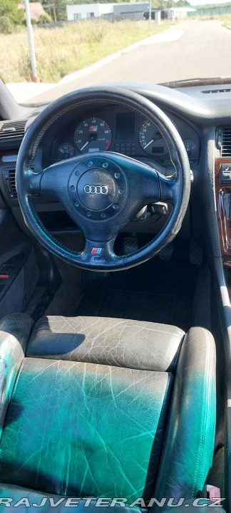 Audi S8 D2 1997