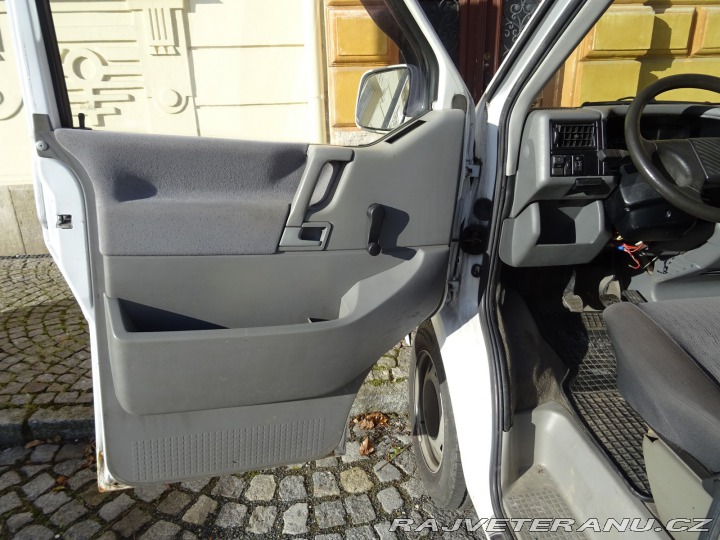 Volkswagen T4 Transporter 2.4D minibus 1994