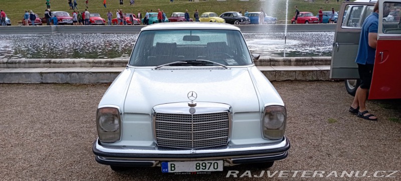 Mercedes-Benz 220 W115 /8 220 D
