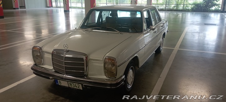 Mercedes-Benz 220 W115 /8 220 D 1971