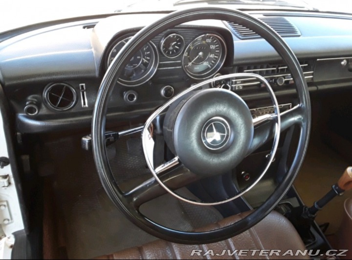 Mercedes-Benz 220 W115 /8 220 D 1971