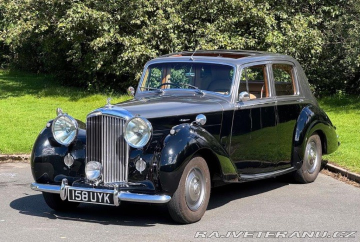Bentley R Type Sport Saloon (4) 1953