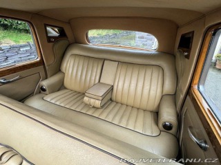 Bentley R Type Sport Saloon (4) 1953